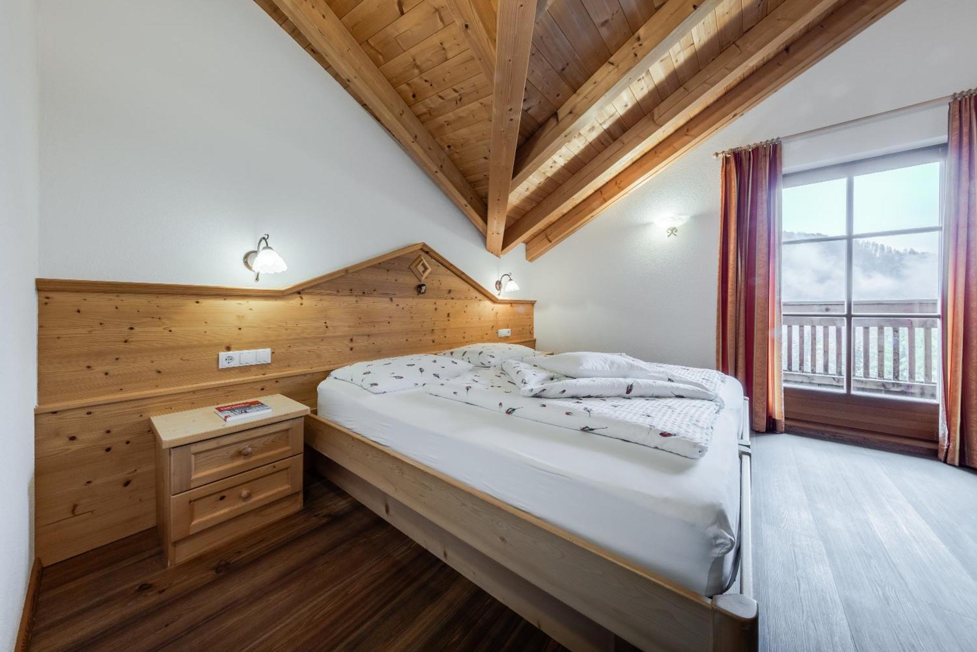 Hotel Pension Odles 산 마르티노 인 바디아 외부 사진