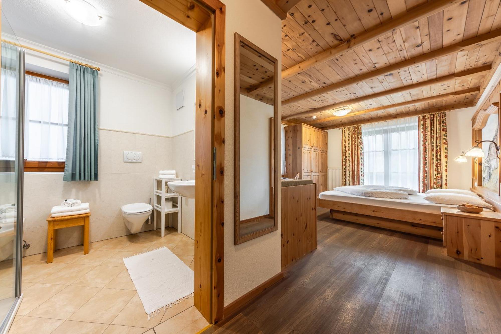 Hotel Pension Odles 산 마르티노 인 바디아 외부 사진